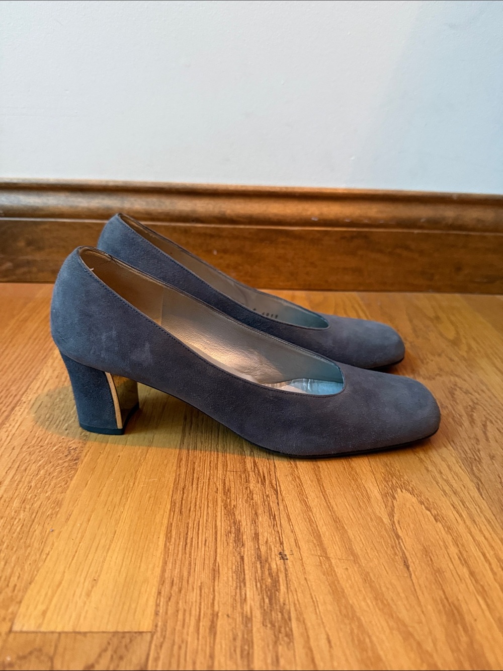 St. John dark gray suede heels pumps Made In Italy 7.5 AA Narrow - Picture 3 of 8
